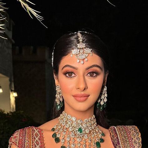 Meera Sakhrani, Paris Filter, Instagram King, Wedding Day Makeup, Brown Tones, Lehenga Designs, Soft Skin, Wedding Looks, Vaseline