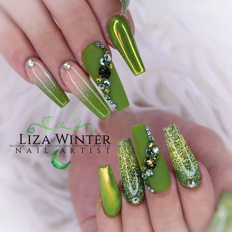 St Patrick Day Nails Acrylic, Coffin Nails Designs Summer, Ballerina Acrylic Nails, Future Nails, Nail Artwork, St Patricks Day Nails, Green Nail Designs, Glass Slippers, Nails Design With Rhinestones