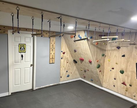 Kids Gym Room, Ninja Room, Otroška Soba, Kids Hangout Room, Kids Playroom Basement, Climbing Wall Kids, Ninja Course, Garage Extension, Survive Winter