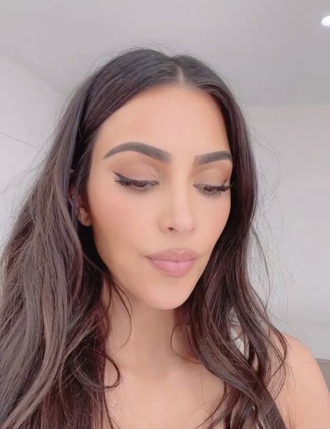 Kardashian Eyebrows, Kim Kardashian Eyebrows, Pretty Features, Beauty Inspo, Eyebrow Tutorial, Eyebrow Makeup, Makeup Inspo, Kim Kardashian, Bridal Makeup