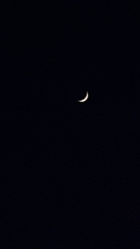 Moon half Half Moon Photo, Half Moon Aesthetic Dark, Half Moon Pics, Moon Snap Ideas, Half Moon Pictures, Moon Pics Night Real, Moon Snap Stories, Half Moon Snap, Moon Pics Night