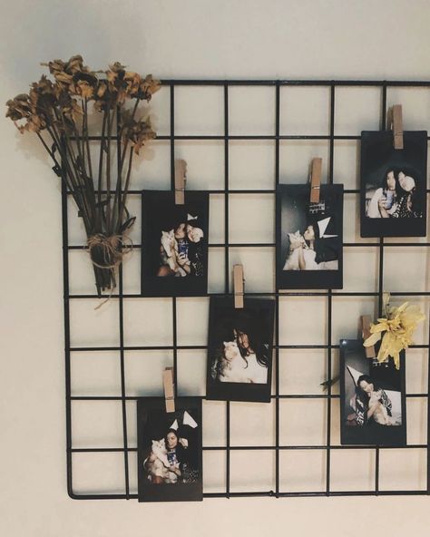 Room Organisation Aesthetic, Polaroid Hanging Ideas, Instax Photos Ideas Room Decor, Diy Aesthetic Decor, Gift With Pictures, Photo Room Decor, Wall Tiles Ideas, Front Wall Tiles, Wall Tile Ideas