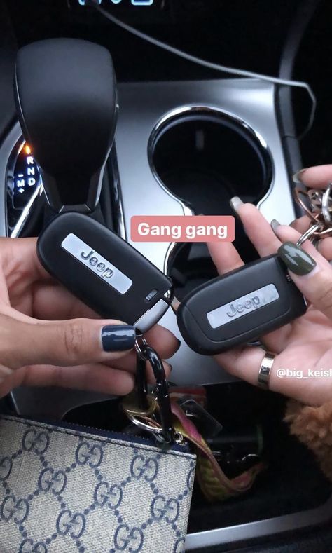 Jeep Keys, Girly Car Accessories, Cars Mercedes, Dream Cars Mercedes, Girly Car, Jeep Girl, Jeep Renegade, Future Car, Jeep Cherokee