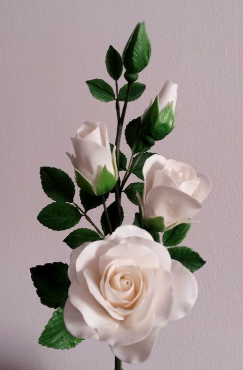 Rose Reference, Sugar Paste Flowers, Sugar Flowers Tutorial, Rose Spray, Gum Paste Flowers, Fondant Flowers, Beautiful Rose Flowers, Clay Flowers, Sugar Flowers