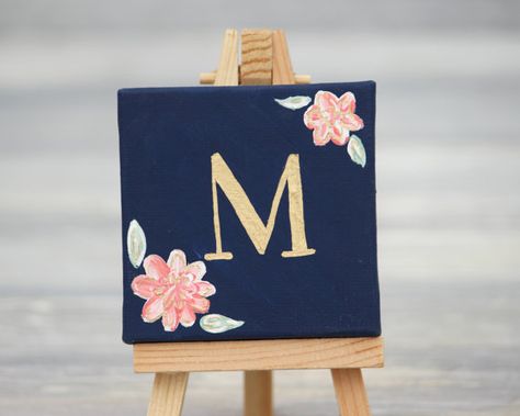 Mini Canvas and Easel with Gold Initial / by BlueDogwoodBoutique Canvas And Easel, Mini Tela, Mini Toile, Chalk Painting, Small Canvas Paintings, Simple Canvas Paintings, Easy Canvas Art, Cute Canvas Paintings, Cat Air