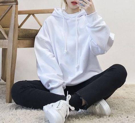 oversized hoodie Moda Ulzzang, Outfit Designer, Mode Ulzzang, Bohemian Mode, Korean Girl Fashion, Korean Fashion Trends, Ulzzang Fashion, Hoodie Outfit, Korea Fashion