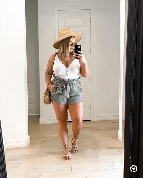 1,980 Likes, 59 Comments - Shayna Moretti (@shaynaslife) on Instagram: “Today I have been working on putting together Spring/Summer outfit inspo for you guys. This was one…” Plus Size Night Out Outfit Casual, Shayna Moretti, Bahamas Outfits, Plus Size Cruise Outfits, Curvy Outfits Summer, Cabo Trip, Cancun Outfits, Comfortable Summer Outfits, 2022 Outfits