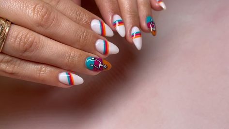 San Antonio BEST NAIL SALON 💅🏻 on Instagram: “Spurs 💅🏻 by MAPRAW @nailedbymapraw . . . . #nailitdaily #haus_of_polish #nailart #nailsmagazine #nailfashion #nailartvideo #210nails…” San Antonio Spurs Nails, Best Nail Salon, Nails 2021, Nail Art Videos, San Antonio Spurs, Nails Magazine, Best Nail, Nail Salon, Fashion Nails