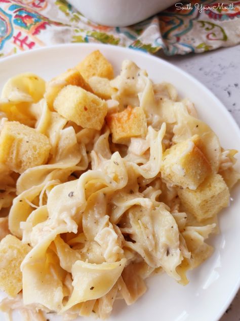 Cupboard Casserole Recipe Using Canned Chicken, Using Canned Chicken, Chicken Egg Noodles, Cozy Casseroles, Chicken Noodle Bake, Chicken Fritters Recipe, Easy Casserole Recipe, Pasta Casseroles, Buttered Bread