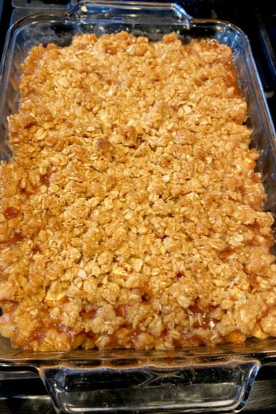 Zucchini Crisp Recipe - A Dessert That Tastes Just Like Apple Crisp Zucchini Crisp Dessert Recipe, Zucchini Apple Butter, Zucchini Crisp Recipes, Desserts Using Zucchini, Mock Zucchini Apple Crisp, Zucchini Cobbler Recipe, Dessert Recipes With Zucchini, Canning Recipes With Zucchini, Jazzy Vegetarian Recipes Desserts