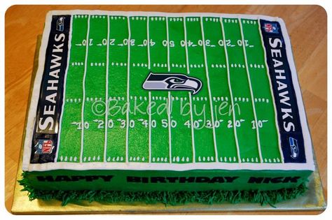 Want one for my next birthday!! Yeaahh GO HAWKS!! Seattle Seahawks Cake, Birthday Cake Football, Cake 9x13, Seahawks Cake, Seahawks Party, Cake Football, Sugar Sheets, New Birthday Cake, Cake With Strawberry