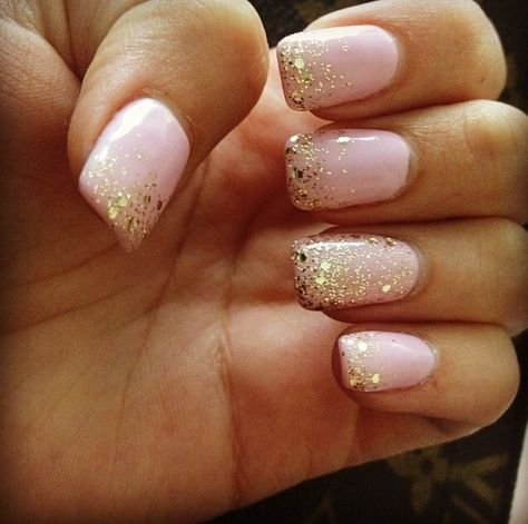 Full set gel manicure pink & gold Pink Gold Tip Nails, Nails Pink Gold Glitter, Pink And Gold Manicure Ideas, Pink Gold French Nails, Pink And Gold Ombré Nails, White Nails With Rose Gold Glitter, Pink And Gold Sns Nails, Pink Gold Ombre Nails, Pink And Gold Manicure