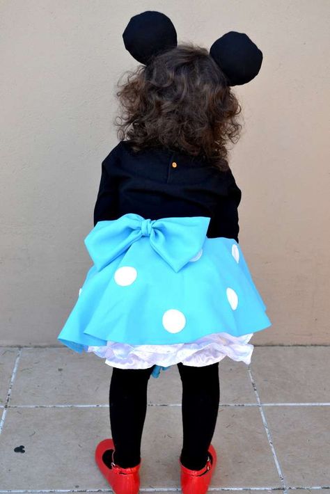 Blue Minnie Mouse, Vintage Minnie Mouse Costume, Retro Mickey Mouse Party, Mickey And Minnie Love, Minnie Mouse Theme Party, Minnie Mouse Costume, Mouse Photos, Minnie Mouse Theme, Vintage Mickey Mouse