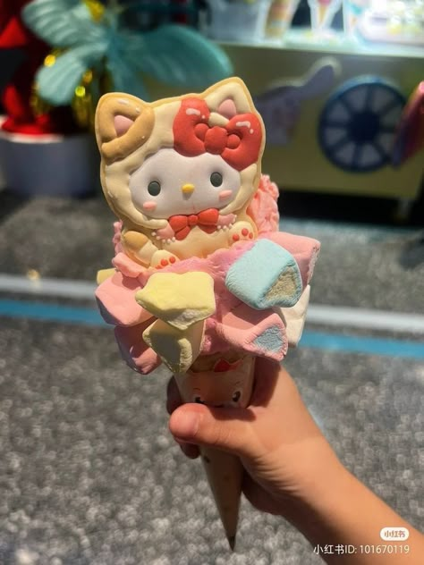 Hello Kitty Ice Cream, O Fish Ally, Pastel Cupcakes, Kitty Cafe, Kawaii Cooking, Cute Snacks, Ice Cream Cones, Yummy Comfort Food, Japanese Snacks