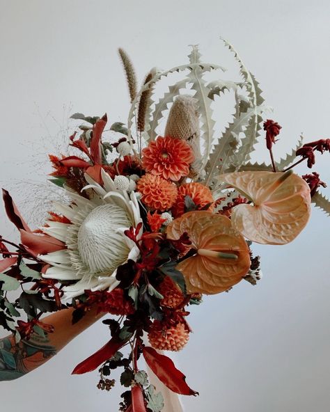 Brown Bridal Bouquet, Wedding Bouquet With Feathers, Bouquet With Feathers, Best Bouquet, Floral Bouquet Wedding, Dried Floral Bouquet, Earth Tone Wedding, Fall Ceremony, Dark Red Roses