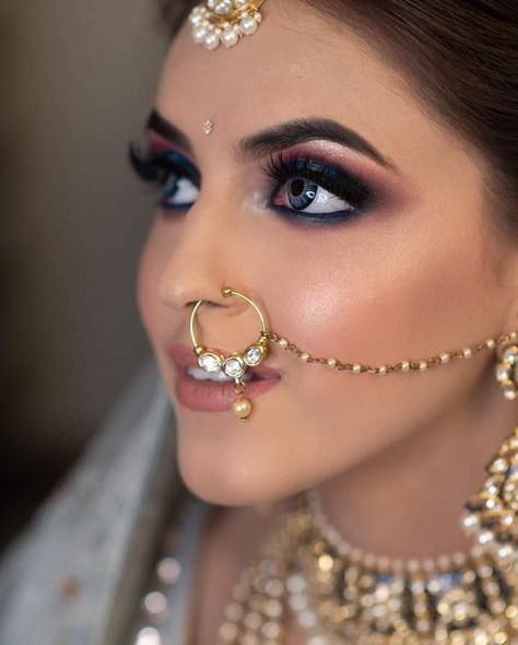 Mang Tika, Eastern Makeup, Bridal Nose Ring, Pakistani Formal Dresses, Beautiful Pics, Modern Bridal, Embroidery Blouse Designs, Nose Rings, Bridal Beauty