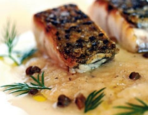 Pan-fried barramundi pieces with onion cream Barramundi Recipes, Health Wellbeing, Pickle Relish, Fresh Dill, Fried Onions, Cream Recipes, Food Plating, Fish And Seafood, Tasty Dishes