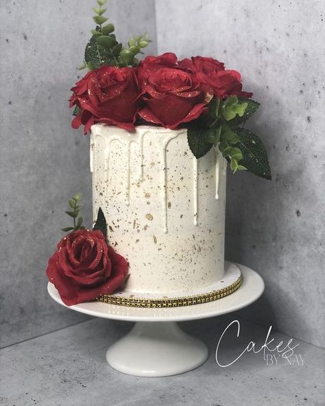 #CakesByNay ✨ on Instagram: "Drip, Splatter, & Roses . . . #RedRoses #WhiteCake #WhiteDripCake #SplatterCake #FloralCake #CakeForHer #BirthdayCake #CakesByNay" Splatter Cake, Floral Cake, Drip Cakes, White Cake, Red Roses, Birthday Cake, Roses, Holidays, Cake