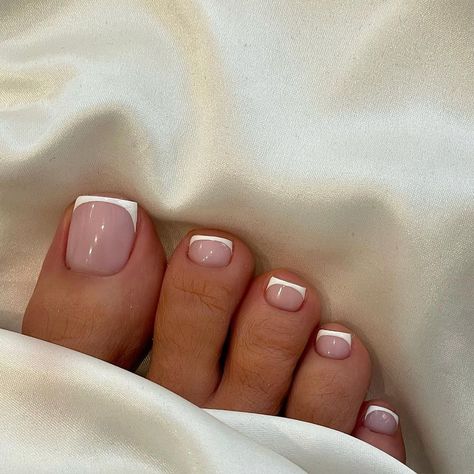 French Tip Pedicure, French Toe Nails, French Pedicure, Gel Toe Nails, Acrylic Toes, Acrylic Toe Nails, Gel Toes, Summer Toe Nails, Cute Toe Nails