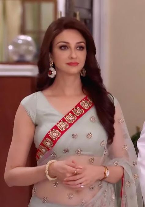 Saumya Tondon, who plays the role of ‘Gori Mem’ in the famous television show ‘Bhabhi Ji Ghar Par Hain‘, has said goodbye to the show. Meanwhile, Saumya Tandon, who was seen in the role of Anita Bhabhi, her exit from the show was nothing short of a shock for its fans. After leaving the serial […] Saumya Tondon, Anita Bhabhi, Saumya Tandon, Indian Tv Actress, Green Gown, Bigg Boss, Stylish Sarees, Indian Beauty Saree, India Beauty