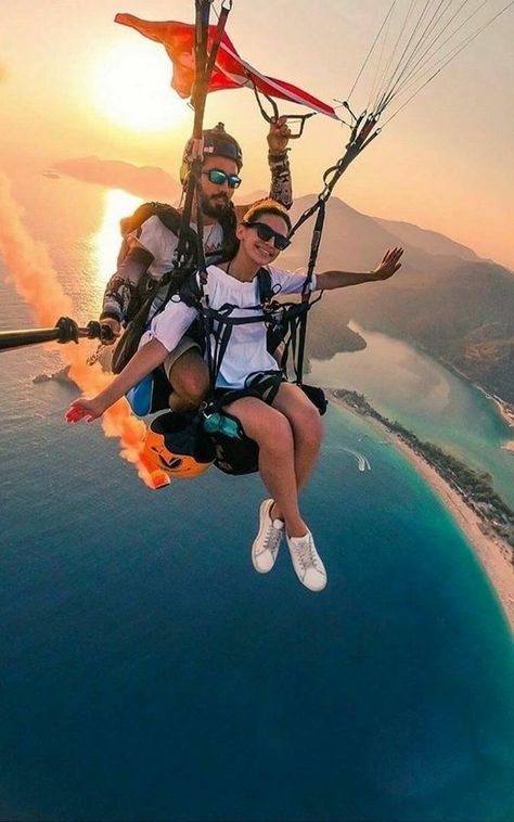 Sport Aesthetic, Extreme Adventure, Extreme Sport, Adventure Bucket List, Couple Picture Poses, Adventure Sports, Future Lifestyle, Skydiving, My Vision Board