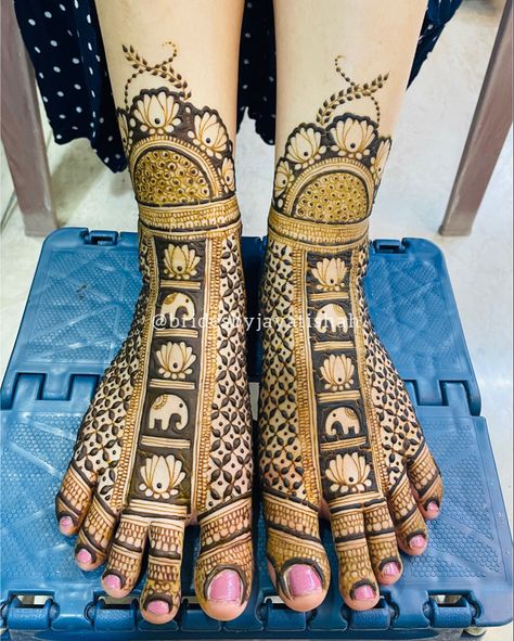 Mehendi Legs Bridal, Bridal Mehendi Legs Designs, Bridal Leg Mehendi Designs Latest, Dulhan Leg Mehendi Design, Bridal Mehndi Designs Legs Brides, Leg Bridal Mehendi Design, Bridal Legs Mehndi, Bridal Legs Mehndi Design, Bride Leg Mehendi Design