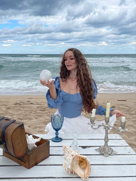 Mermaid Picnic, Siren Woman, Venus In Pisces, Witchy Outfits, Aphrodite Aesthetic, Venus Fashion, Dress Up Boxes, Water Nymphs, Real Mermaids