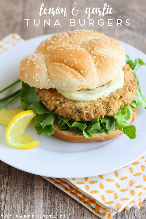 Lemon and garlic tuna burgers - so quick, healthy, and delicious! www.thebakerupstairs.com Tuna Bread, Sourdough Buns, Burgers Recipes, Tuna Burgers, Fish Burger, Tuna Recipes, Lemon Recipes, Quick Healthy, Wrap Sandwiches