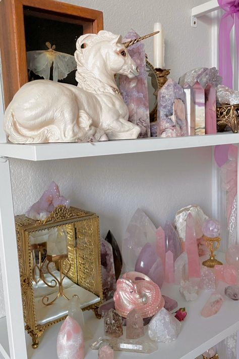 Pastel Witch Altar, Pastel Witch Decor, Aphrodite Themed Room, Pink Witchy Room, Unicorn Decorations Room Decor, Aphrodite Decor, Mermaidcore Room, Pink Witchcraft, Pastel Witch Aesthetic