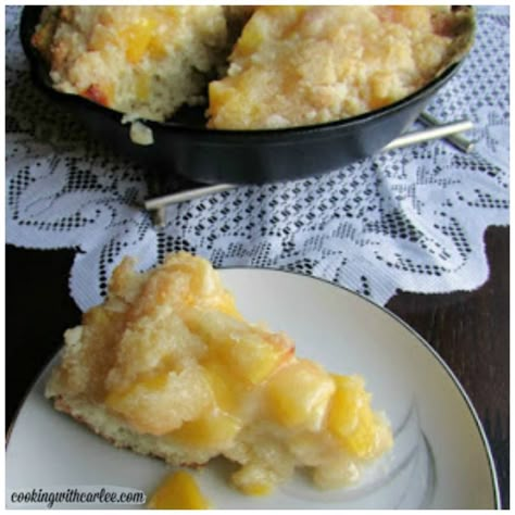 Peach Breakfast Cake - Weekend Potluck 233 Peach Breakfast, Guilt Free Dessert, Peach Recipe, Incredible Recipes, Breakfast Cake, Breakfast Bake, Family Favorite Meals, Recipes From Heaven, Breakfast Breads