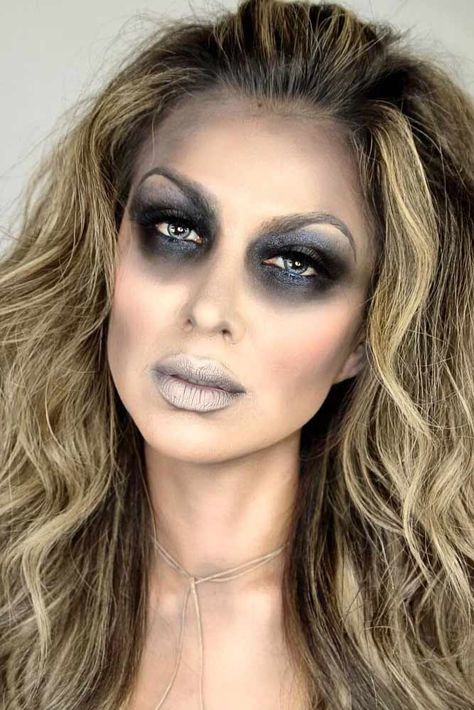 51 Killing Halloween Makeup Ideas To Collect All Compliments And Treats Prom Queen Zombie Makeup, Makeup For Halloween Scary, Bride Zombie Makeup, Female Ghost Makeup, Zombie Women Makeup, Zombie Marilyn Monroe, Zombie Looks Make Up, Easy Zombie Bride Makeup, Womens Ghost Makeup