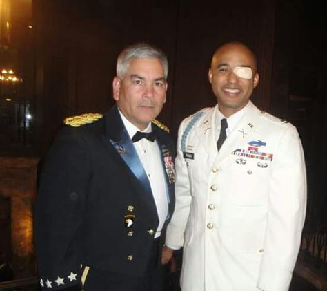 Gen. John F. Cambell & Capt James Van Tacht    2017 John Campbell, Medical Photos, Men In Uniform, Famous People, Medical, Van, Quick Saves