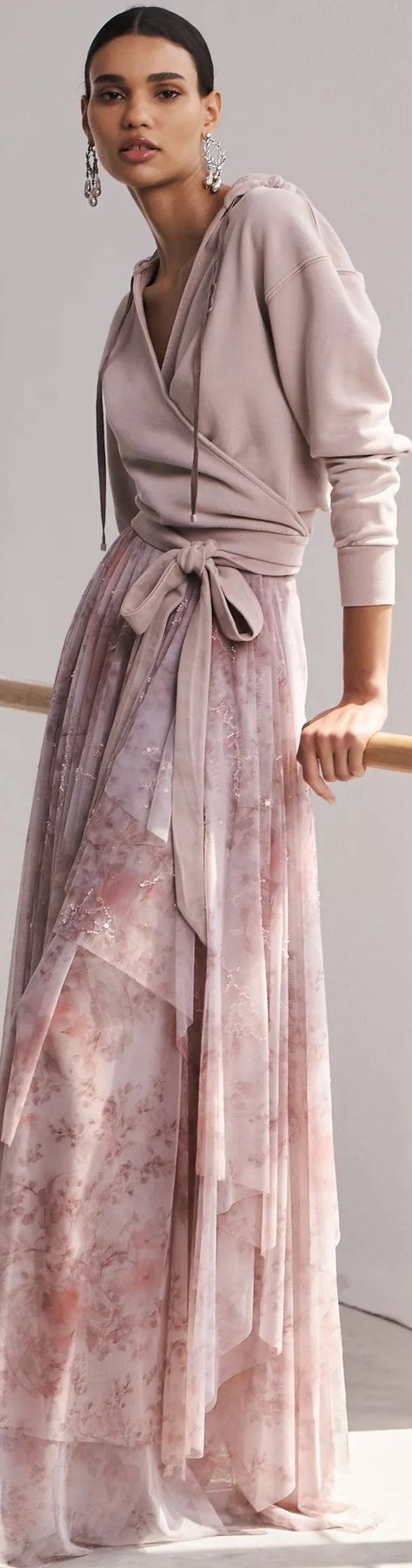 Ralf Loren, Ralph Lauren Resort, Custom Wedding Gown, Resort 2024, Simple Fall Outfits, Classic Style Women, Ralph Lauren Collection, Fashion Attire, Classy Chic