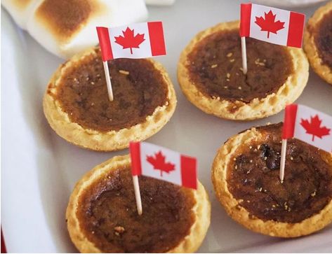 How to Throw an Easy and Amazing Canada Day Party! – Life's My Party Canadian Citizenship Party, Canada Themed Party, Canada Day Appetizers, Canada Day Food, Celebration Recipes, Canada Party, Canadian Party, Canada Day Crafts, Canada Day Party