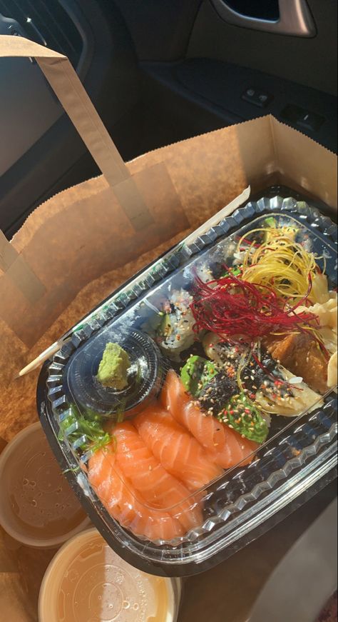 #sushi #food #aesthetic Sushi Takeout Aesthetic, Matt Pfp, Sushi Takeout, Sushi Take Out, Sushi Aesthetic, Grub Hub, Sushi Box, Door Dash, Takeout Food