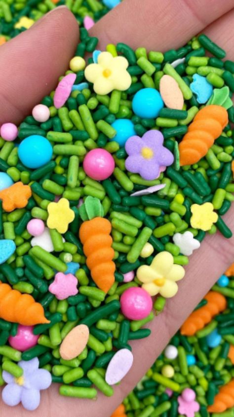 Sprinkle mix @simplysucre -- #EasterSprinkles #CarrotMix #SprinkleJoy #EasterBaking #SweetToppings #CarrotCraze #SpringSweets #SprinkleMagic #EasterGoodies #BakingInspiration #ColorfulSprinkles #CarrotDecorations #SweetEasterTreats #EasterBites #SpringDecorating #SprinkleFun #CarrotFlavors #EasterDelights #TreatYourself #FestiveSprinkles Fancy Sprinkles, Royal Icing Transfers, Christmas Sprinkles, Easter Carrots, Easter Baking, Easter Goodies, Hoppy Easter, Easter Treats, Cookie Cake