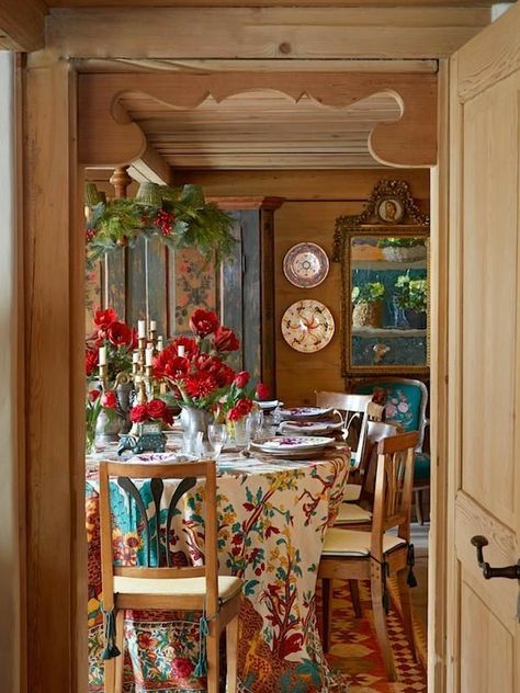 Michelle Nussbaumer, Digital Postcard, Holiday Interior, Winter Floral Arrangements, Veranda Magazine, Dining Room Cozy, Deco Boheme, Bohol, The Dining Room