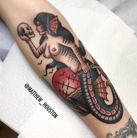 Siren Mermaid Tattoos, Traditional Mermaid Tattoos, Traditional Tattoo Stencils, Siren Tattoo, Traditional Style Tattoo, Tatoo Inspiration, Sailor Jerry Tattoos, Tattoo Now, Lily Tattoo