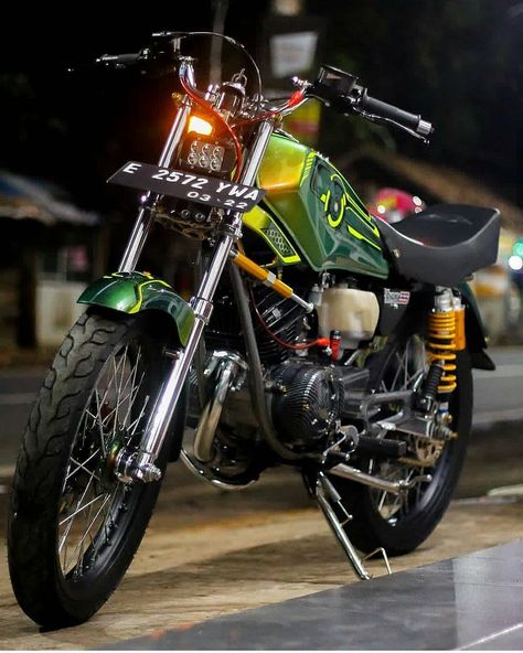 Gambar mungkin berisi: sepeda Motor Dt Yamaha, Yamaha Rx 135, Motor Klasik, Ducati 848, Yamaha Bikes, Bmw Motors, Honda Cub, Automobile Engineering, Drag Bike