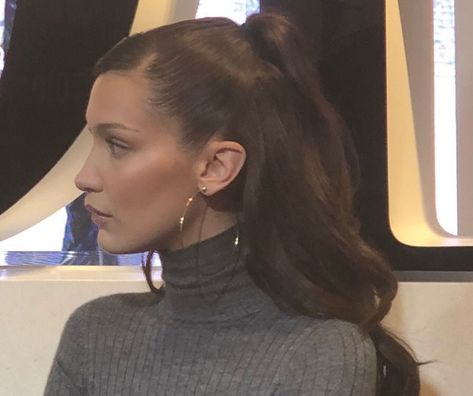 𝕨𝕚𝕝𝕕𝕖𝕤𝕥 𝕝𝕠𝕧𝕖𝕣𝕤 Mrs Bella, Coquette Fashion, Bella Hadid Outfits, Bella Hadid Style, Aesthetic Coquette, Side Profile, Grunge Hair, Gigi Hadid, Aesthetic Hair