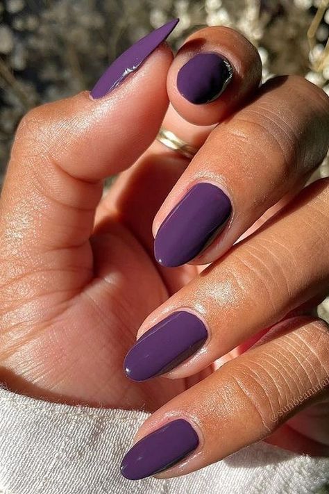 fall nail colors for dark skin Nail Colors For Dark Skin, Purple Gel Nails, Dark Purple Nails, Violet Nails, Summer Nail Colors, Colors For Dark Skin, Purple Nail Designs, Purple Nail, Nails Polish