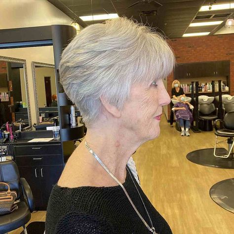 Wedge Haircut, Wedge Hairstyles, Short White Hair, Corte Pixie, Short Grey Hair, Mom Hairstyles, Best Short Haircuts, Very Short Hair, Haircut For Older Women