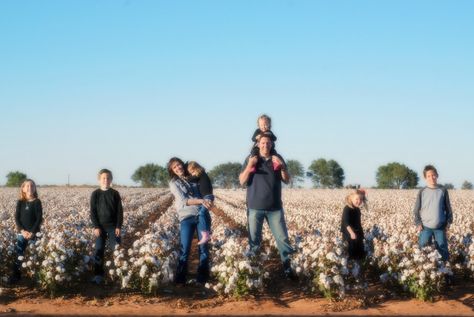 Cotton Field Photoshoot, Field Family Photoshoot, Cotton Field Photography, Field Pics, 70s Memories, Photography Creativity, Country Photoshoot, Cotton Photography, Southern Family