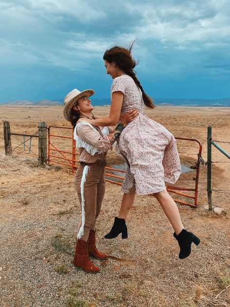 Queer Country, Lesbian Cowgirl, Lesbian Cowboy, Cowboy Kissing Cowgirl, Engagement Photos Lesbian Ideas, 50s Lesbian Couple Aesthetic, Lesbian Engagement Photos, Cowboy Song, Camp Fashion