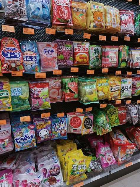 Candy Storage Ideas, Korean Sweets, Japan Snacks, Kawaii Sweets, Asian Candy, Dr Food, Korean Snacks, Asian Snacks, Junk Food Snacks