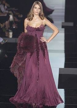 Ellie Saab 2005, Ball Gowns Fantasy, Haute Couture Runway, Elie Saab Haute Couture, Elie Saab Fall, Elie Saab Couture, Fabulous Clothes, Wedding Attire Guest, Runway Dresses