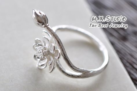 Hand Made 3D Silver Lotus Ring, Water Lily Flower Bud and Seedpot Ring, Wholesale Available Water Lily Flower, Lotus Ring, Metal Clay Jewelry, Lotus Blossom, Gold Rings Fashion, Silver Jewelry Design, Gold Earrings Designs, Flower Bud, Water Lily