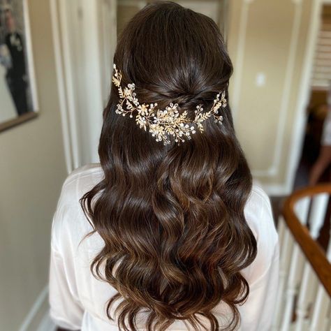 Soft Hair Styles, Hear Style Wedding, Long Hear Style, Soft Waves Wedding Hair, Waves For Long Hair, Dark Brown Long Hair, Long Hair And Short Hair, Hairstyles For Thinning Hair, Bridal Waves