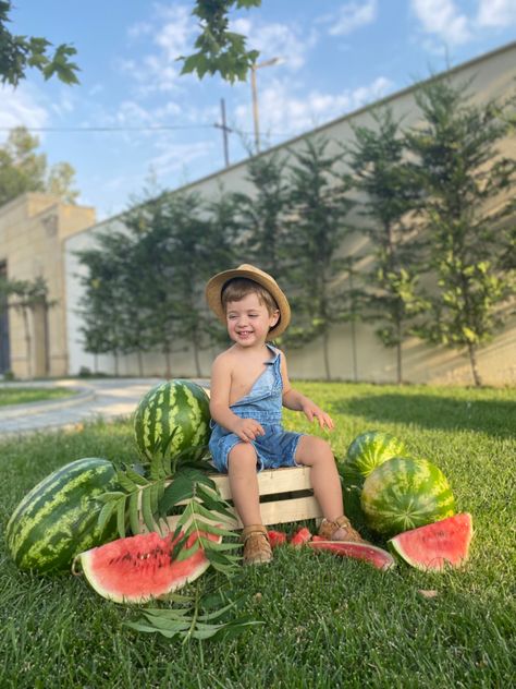 Watermelon Photoshoot, Toddler Summer, Monthly Photos, Summer Photoshoot, Kids Photoshoot, Summer Photos, Baby Milestones, Baby Photoshoot, Outdoor Kids