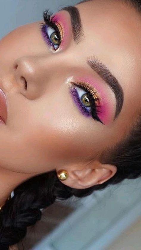 Step By Step Eye Makeup, Peach Eye Makeup, Rosa Make-up, Rainbow Eye Makeup, Make Up Designs, Bright Eye Makeup, Gold Eye Makeup, Make Up Videos, Eye Makeup Pictures